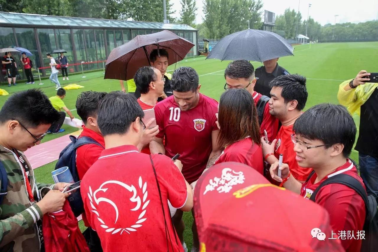 开云官网-关于广州队训练开放日，赛前刷新队史纪录引欢呼，亚冠在即，团队化学反应显著的信息